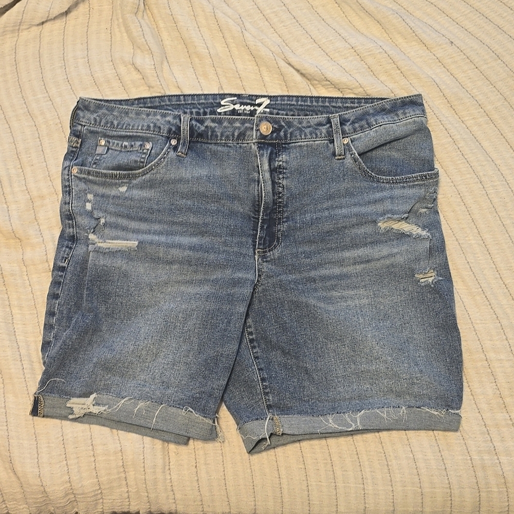 Seven7 Ladies Easy Relaxed Fit Mid Rise Cuffed Hem 8.5" Inseam Bermuda Short